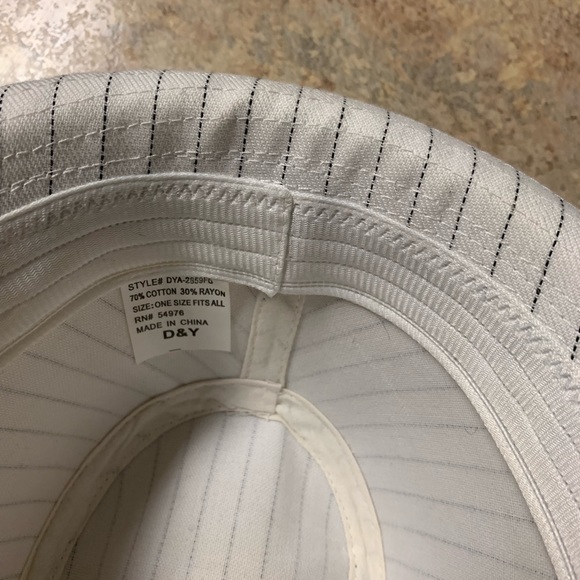 Hat - Picture 4 of 4